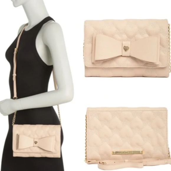 Betsey Johnson Quilted Heart Pattern Crossbody - Picture 1 of 2